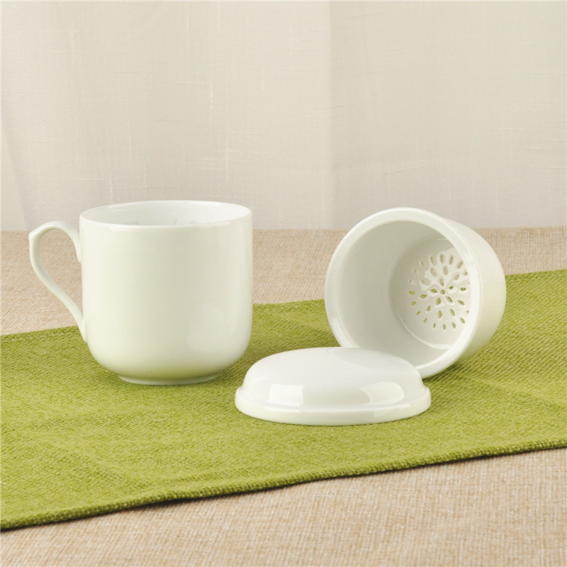 Jingdezhen ceramic cups and exquisite office cup and cup tea filter three - piece cup with a good