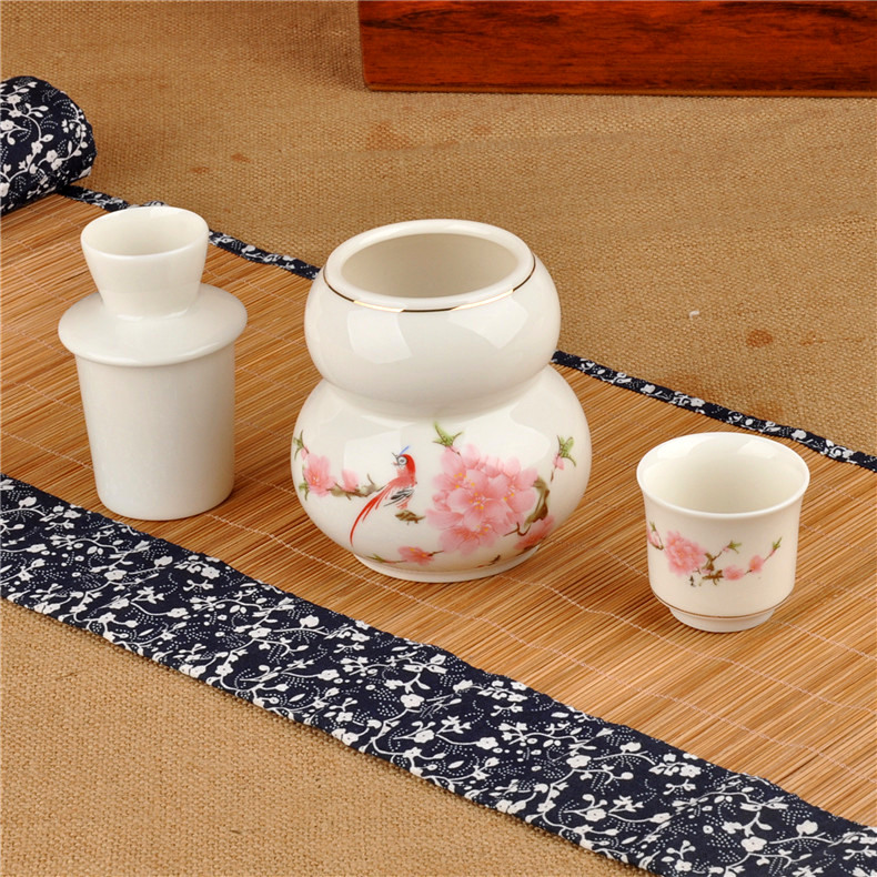 With ceramic he its drank suit warm hot very hot temperature hip flask gourd wine pot liquor wine and rice wine liquor cup small a small handleless wine cup