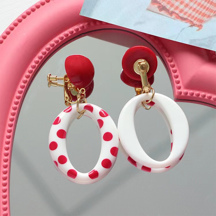 Retro Red Polka Dot Large Circle Earrings 80S Hong Kong Style Elegant Ear Clips Internet Celebrity Ear Clips Hong Kong Style Catwalk Biker