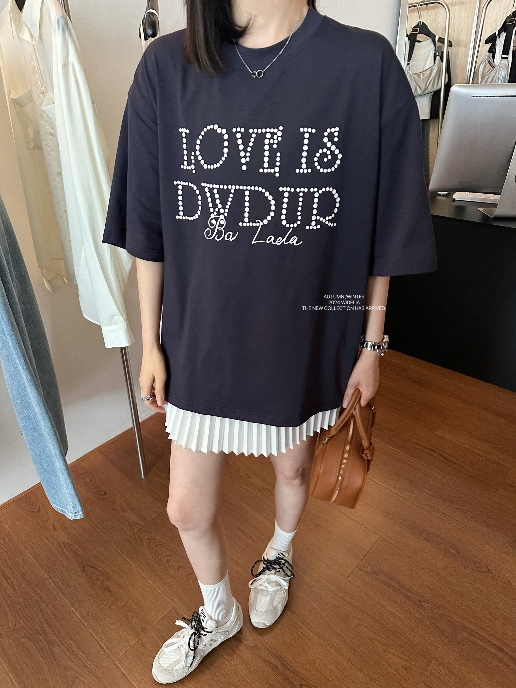 widelia американская винтажная премиальная футболка средней длины с буквенным принтом 2026 летняя свободная с круглым вырезом для пар