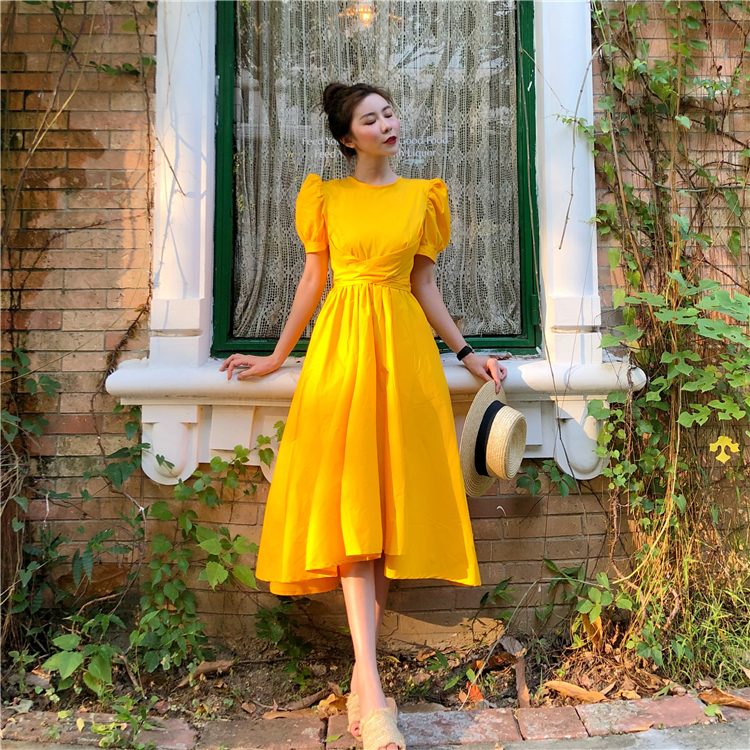 Yellow2021 spring new pattern summer skirt Retro Gong Tingfeng puff sleeve Short front and long back white Dress ma'am