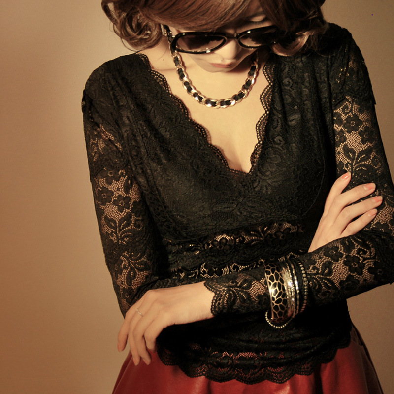 V-Neck Lace Base Shirt for Women, Long-Sleeved, Stylish New Autumn and Winter Style, Sexy Hollow Lace Top for Women, Plus Size