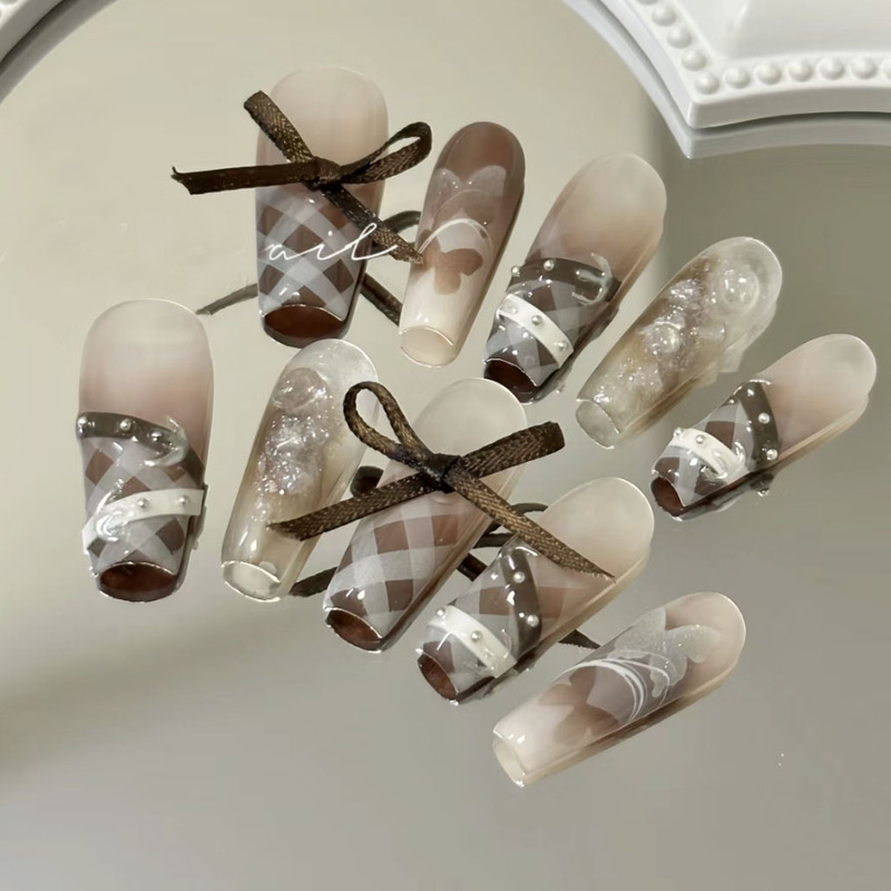 Hot Girl Sweet Heart Manicure Brown Plaid Wearable Manicure Sequins Detachable Handmade Fake Nail Tips Wearable Nails 312