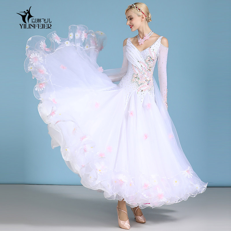 Dress rehearsal for the S7047 national standard dance dress rehearsal for the performance of the S7047 national standard dance dress by Lin Fei-eria Moden dance dress