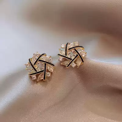 Sturbolea exquisite atmospheric ear needle female 2021 new five-sided cross earrings fashion temperament ear jewelry