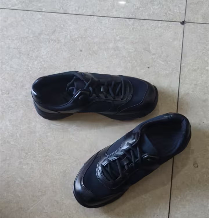Black Big Tiger New Running Sports Shoes with Waterproof Features