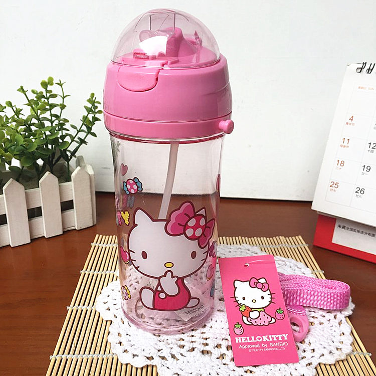 Phim hoạt hình mới 600ml trẻ em không vị, không độc hại, thân thiện với môi trường, không bị rò rỉ với chai rơm học sinh có dây buộc bình tập uống