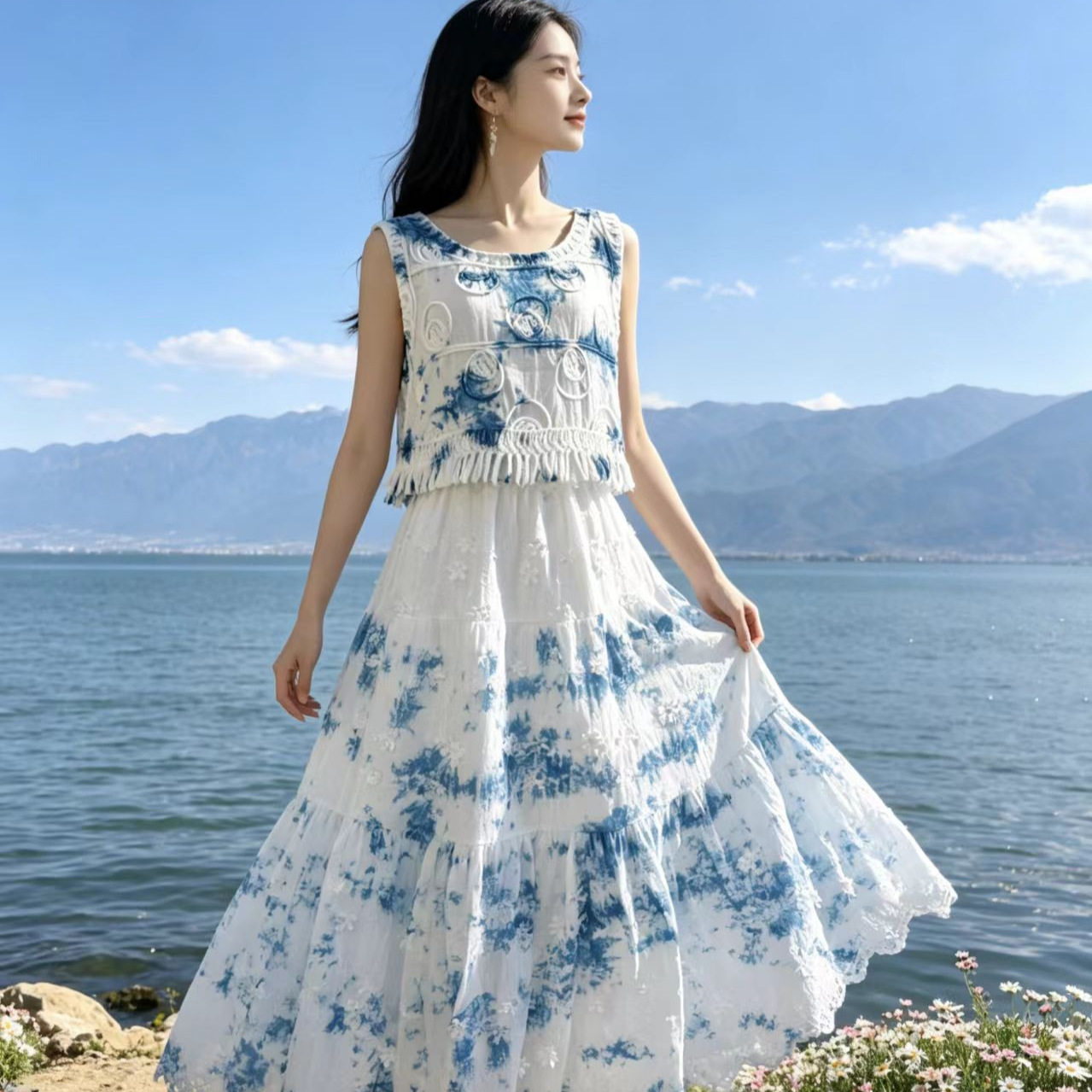 กระโปรงใส่เที่ยวทะเล กระโปรงย้อมครามสไตล์ชนเผ่า กระโปรงปักลายย้อมครามสีน้ำเงินขาว คอลเลกชันใหม่ฤดูร้อน 2026 สำหรับผู้หญิง