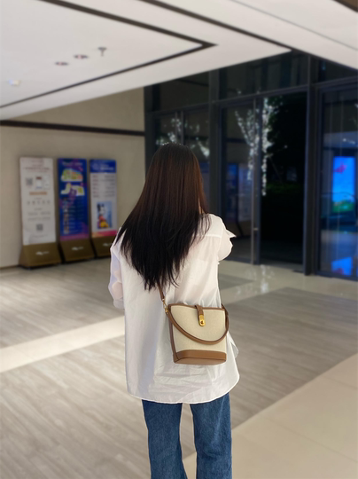 2025新款韩版小桶包帆布拼色包中包小众高级感单肩斜挎包