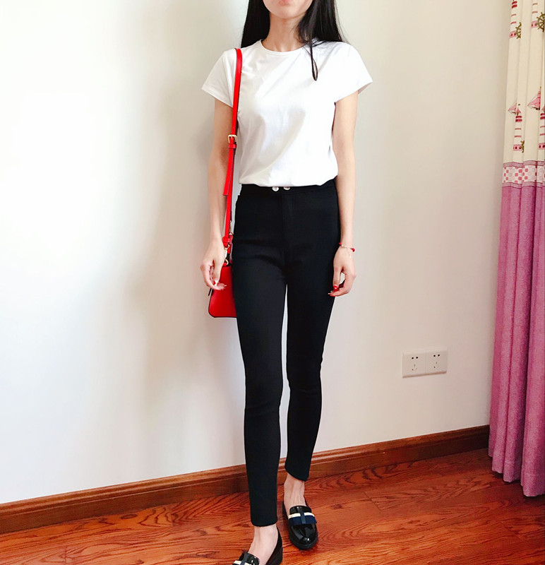 "Mèo con" mang đến cho bạn một chiếc quần ma thuật khác. Quần lưng cao và quần thun rộng. quần thể thao nữ cá tính