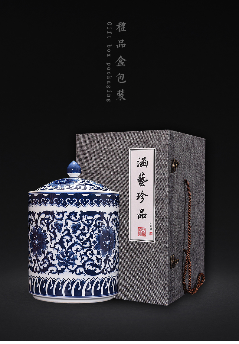 Jingdezhen ceramic hand - made archaize storage jar of pu 'er tea pot of blue and white porcelain vase furnishing articles flower arranging Chinese style living room