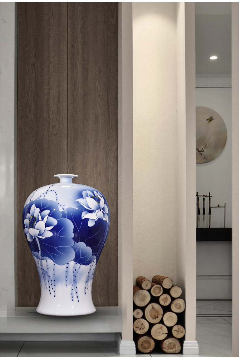 Jingdezhen blue and white lotus mei bottles of new Chinese style living room porch hand - made ceramics flower arranging decorative furnishing articles of handicraft