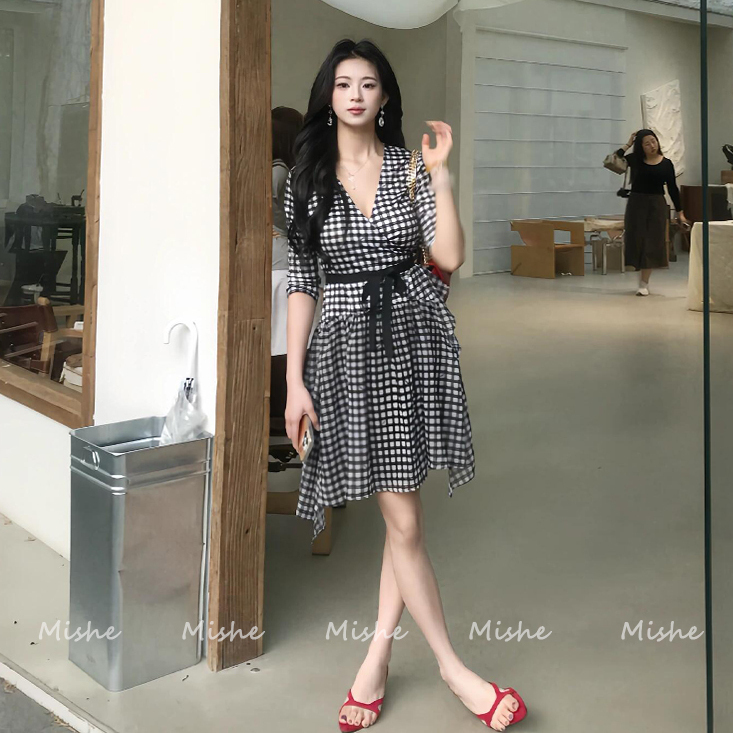 Mishe's Classic Black and White Checkered Waist-Cinching Dress, One-Piece Tie-Up Elastic Wrap Dress
