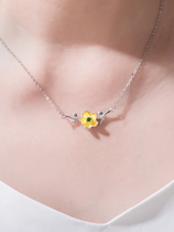 Daisy pendant pendant pendant choker simple smart fashion necklace pendant female sterling silver diopside Emerald