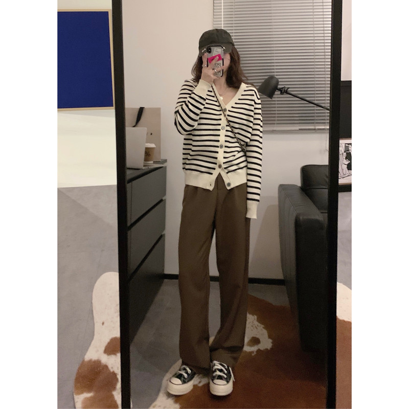 Autumn New Classic Striped Knit Cardigan Sweater with a Soft and Cozy V-Neck, Suitable for Layering or Wearing Alone