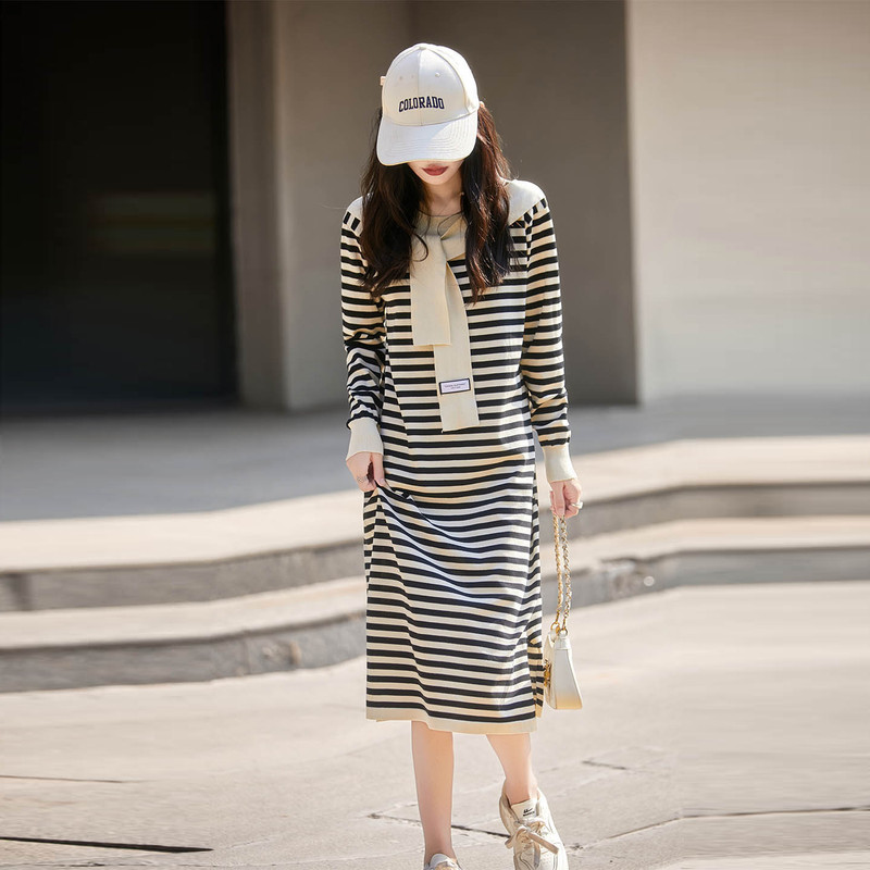 Designed Casual Striped Dress for Women with a Sailor Collar, Stylish Mid-Length Over-The-Knee Knit Sweater Dress for Spring and Autumn