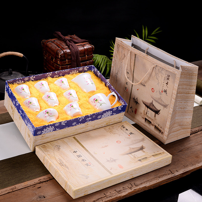 Defied Chinese Living Room White Porcelain Kung Fu Tea Furniture Sets Ceramic Lotus Flower Accessories Tea Cup Single Teapot Filter Tea Ware Delivery Box