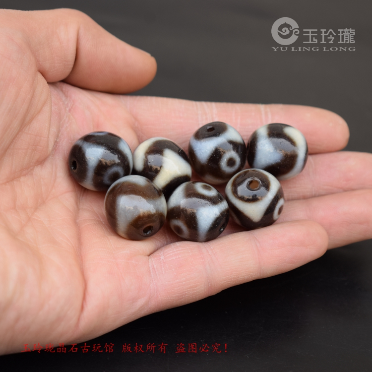 372天珠　仏三眼天珠　風化　馬蹄痕　良品質　　dzibeads！ 372天珠 仏三眼天珠 風化 馬蹄痕 良品質 dzibeads！ 馬蹄痕