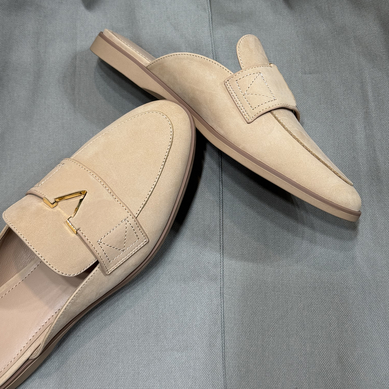 2026 New Style Old Money Style Suede Mules Women's Flat Closed-Toe Half Slippers Slip-On Loafers with Open Heel