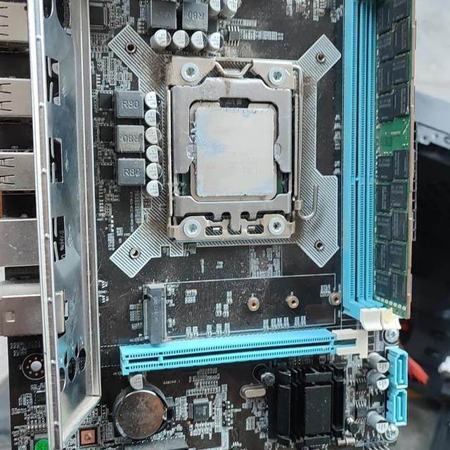 ຕໍ່ລອງລາຄາໄດ້ໂດຍກົງບໍ່ສົ່ງ: Xeon e52450cpu + x79 motherboard + memory 16g ກະລຸນາຕິດຕໍ່ຂ້ອຍຖ້າທ່ານຕ້ອງການ