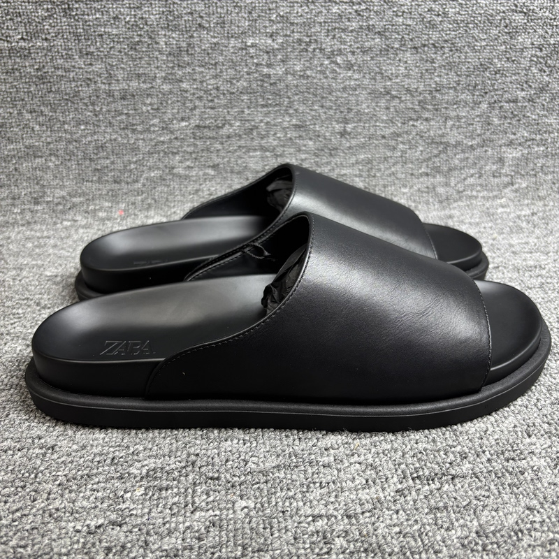 Z Brand Black Simple Leather Slip-On Sandals for Men, Thick-Soled Outdoor Sandals, Home Casual Non-Slip Beach Slippers