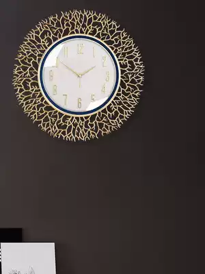 Beautiful time light luxury silent quartz clock fashion household living room wall clock Modern creative atmosphere European style clock