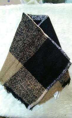 Domestic stock: New fashionable checkered color-blocking large shawl from ALDO, Canada, suitable for both large scarves and shawls