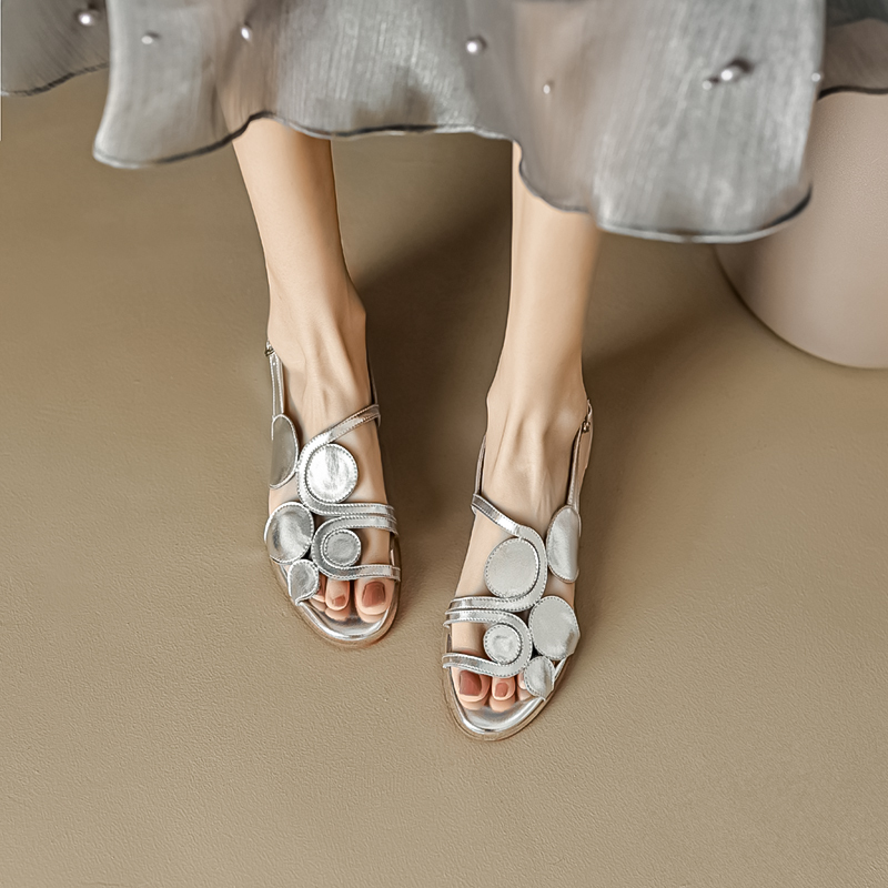 2026 Very Stylish Silver Buckle Strap Retro Open-Toe Summer Sandals for Women, Large Size Flat Shoes 2026 Very Stylish Silver Buckle Strap Retro Open-Toe Summer Sandals for Women, Large Size Flat Shoes