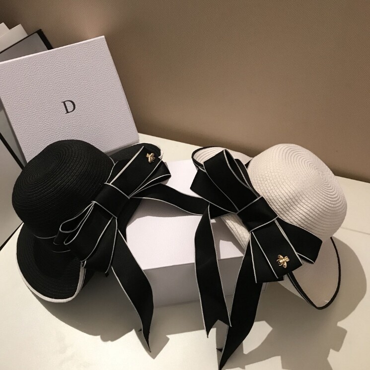Summer women's hats, new bow straw hats, Japanese-style sun protection hats, raffia grass small bee basin hats, and travel sun protection hats detail image 2