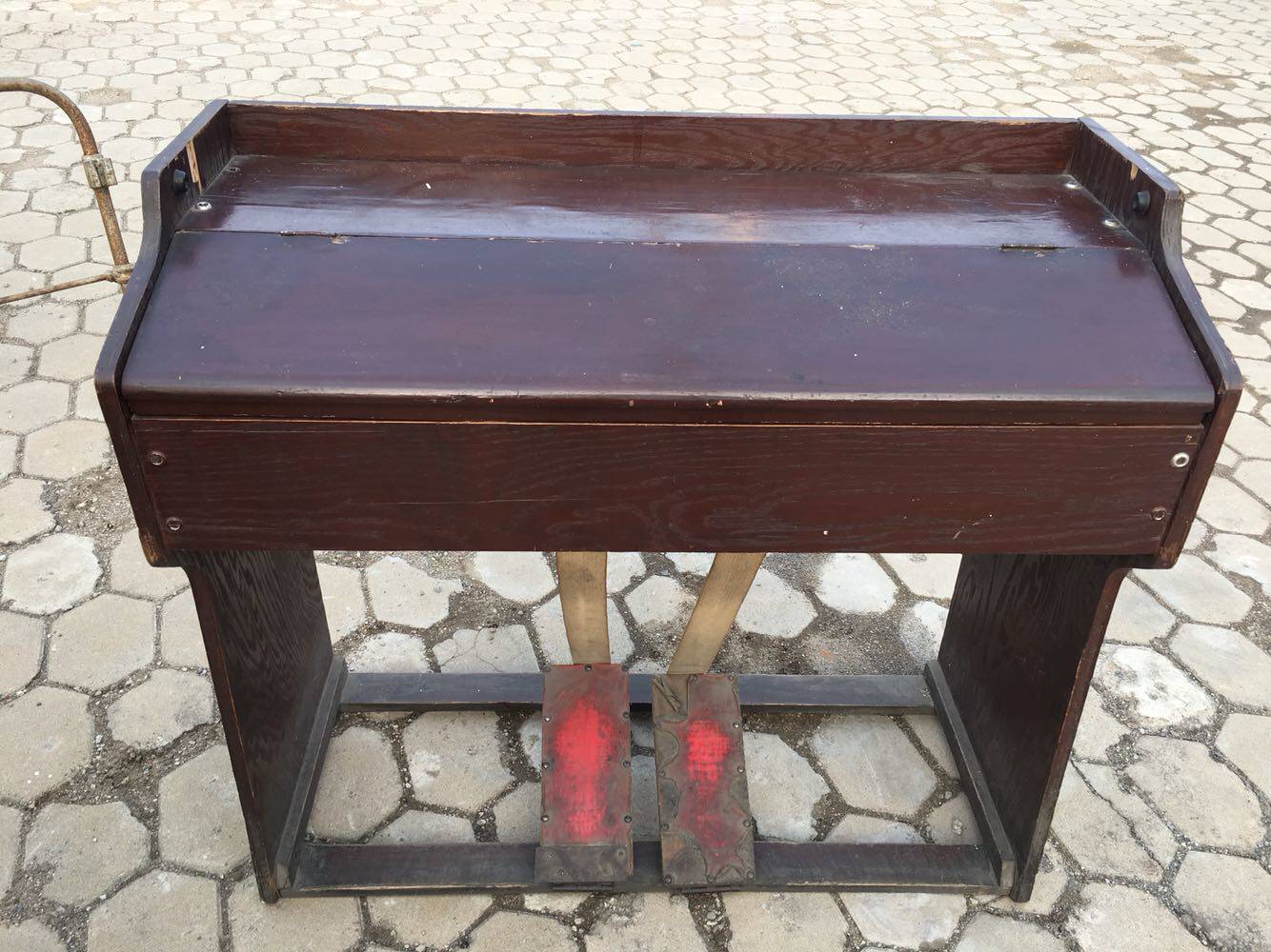 70s 80s pedal organ sound thick and individual sound does not sound Nostalgic collection of film and television props