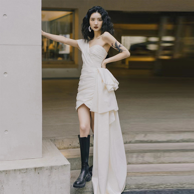Satin Light Wedding Dress for Marriage Registration, Elegant and Slimming White Dress, White Strapless Bridal Travel Photo Shoot Dress Satin Light Wedding Dress for Marriage Registration, Elegant and Slimming White Dress, White Strapless Bridal Travel Photo Shoot Dress