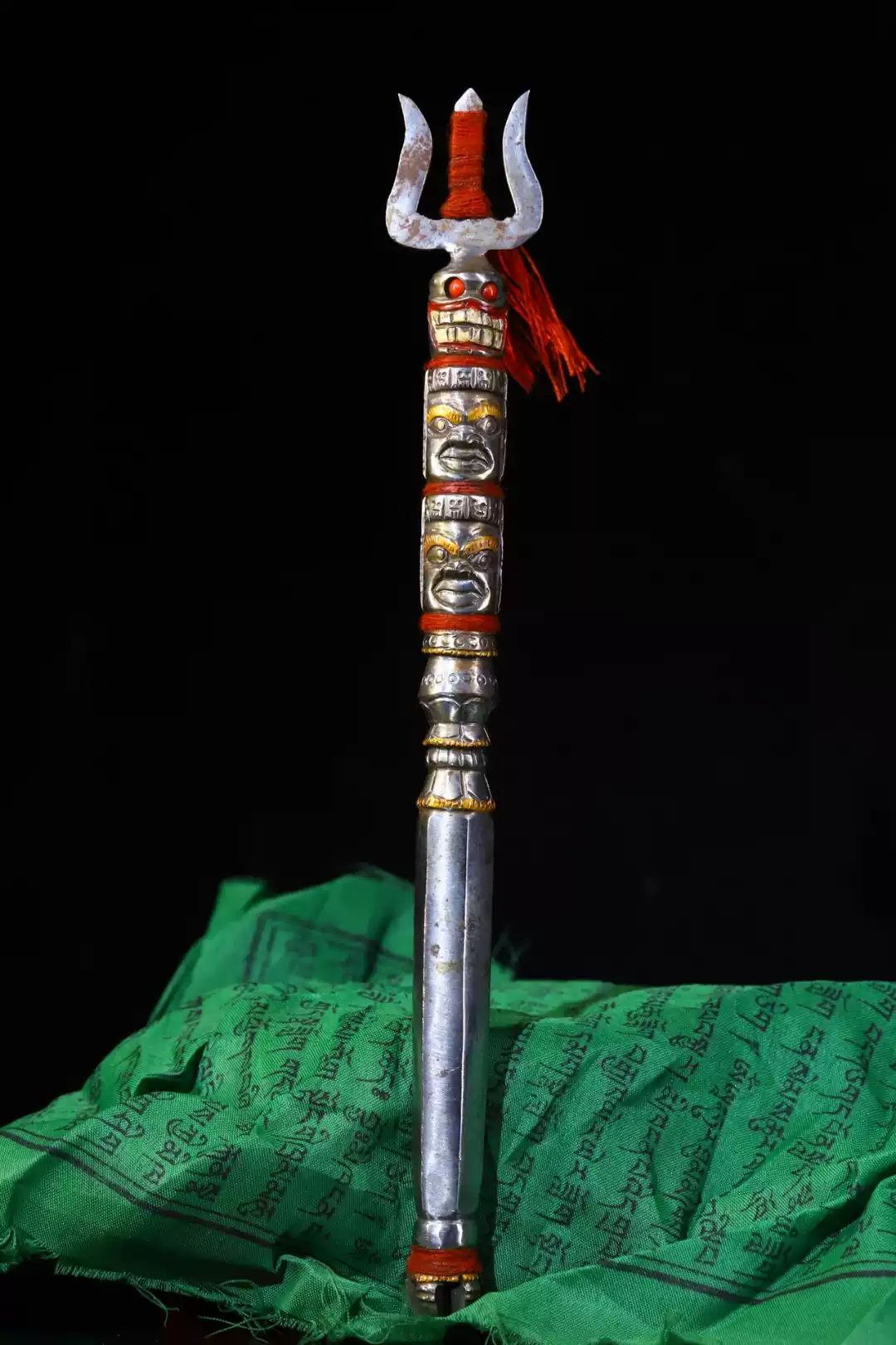 藏传用品天铁手工敲打錾刻老法器尸陀金刚降魔杵橛文玩杂项挂摆件