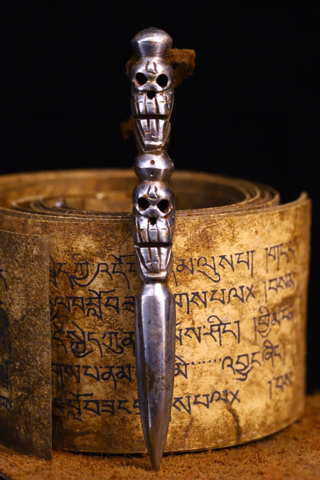 藏传用品天铁手工敲打錾刻老法器尸陀金刚降魔杵橛文玩杂项挂摆件