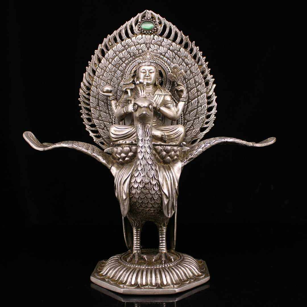 Hidden biography Old silver Buddha white bronze old silver inlaid jewel peacock Large Ming King BodhisattBodhisattBodhisattva Buddha Swaying Pieces Home Buddha support