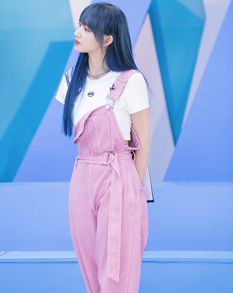 i韓國star EXJR代購歐陽娜娜同款粉色牛仔背帶褲女2022春寬松工裝連身闊腿褲