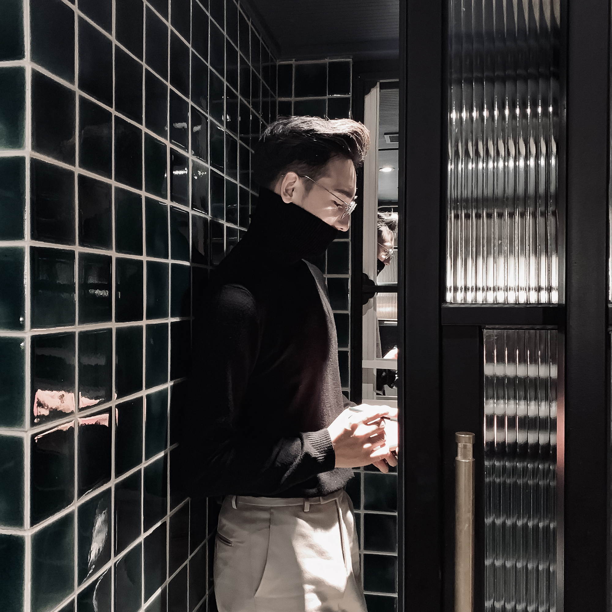 (DAIO MENS) Korean men's sweater autumn and winter high-neck thickened solid color knitted sweater slim bottoming shirt tide