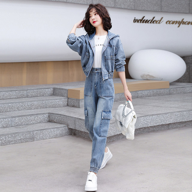 Denim jacket suit women 2022 spring and autumn new casual fashion foreign style tooling short hooded two-piece trousers tide