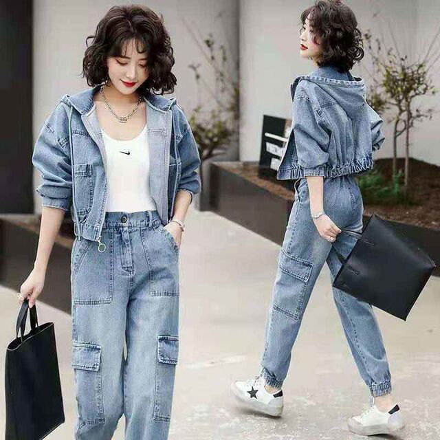 Denim jacket suit women 2022 spring and autumn new casual fashion foreign style tooling short hooded two-piece trousers tide