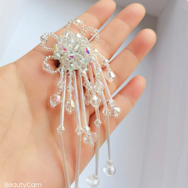 Tassel Brooch ຂອງແມ່ຍິງ Exquisite Niche Pearl ການອອກແບບ Luxurious Temperament Pin Style Suit Love Corsage Accessories