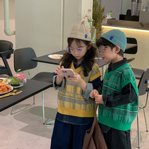 Childrens wool vest 2022 autumn middle and small childrens Korean version knitted vest plaid foreign sweater sister and brother outfit