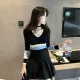 Hồng Kông phong cách retro chic mới v-cổ màu tương phản sọc áo len áo len mỏng giảm béo áo sơ mi nữ thủy triều áo khoác len nữ