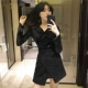 Thời trang mới phù hợp với nữ gợi cảm là váy mỏng không đều khí chất Slim cổ chữ V đáy áo hai dây mùa thu kiểu đồ bộ may vải thun