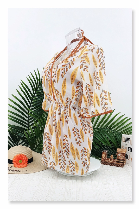 Phong cách mới kiểu áo tắm lưới màu đỏ kiểu Hàn Quốc áo ba mảnh xẻ tà bikini mỏng và che bụng Áo tắm suối nước nóng cổ tích kiểu Hàn Quốc - Bikinis