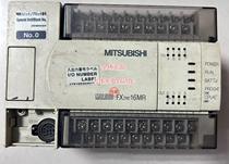 Jetez un œil à la machine PLC Mitsubishi démontée en stock