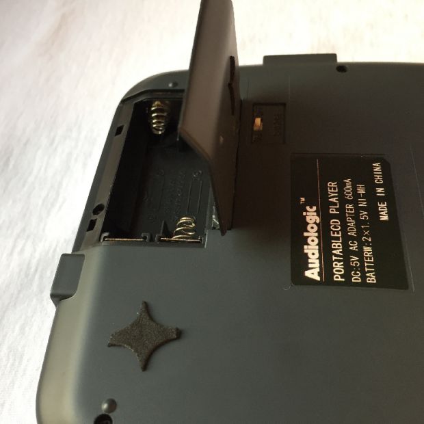 máy nghe đĩa cd cầm tay Máy nghe nhạc CD retro về nhà học tiếng Anh Máy nghe nhạc CD cầm tay gây sốt Walkman radio FM - Máy nghe nhạc mp3 máy nghe nhạc apple