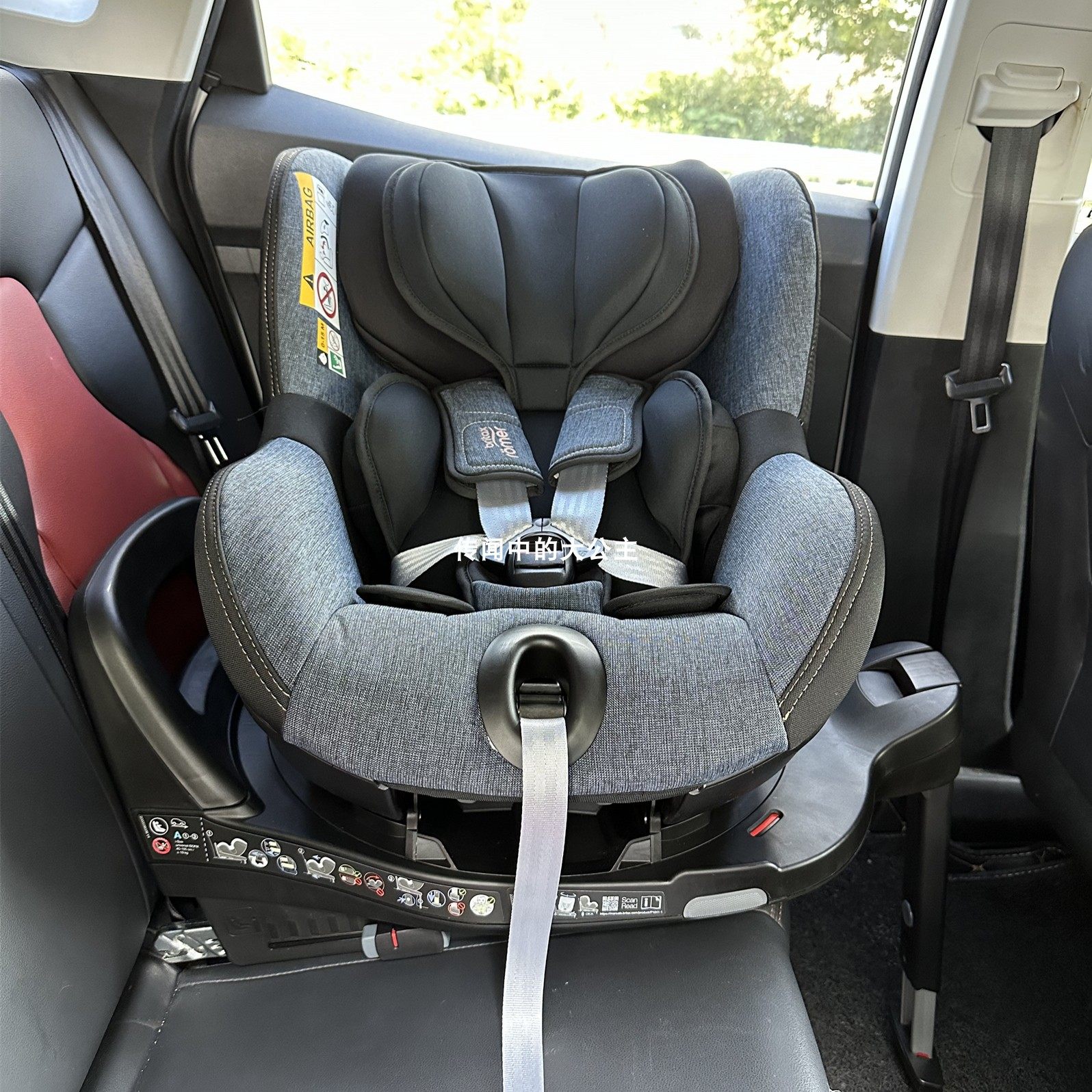 ergobaby omni breeze side carry Baby Carrier All Positions brand_american_tourister the Omni Breeze uses Milwaukee M12 12V Lithium-Ion Size:7'2