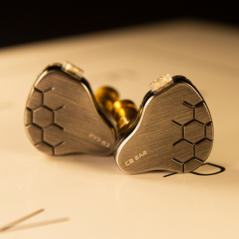 (People sound balanced) KBEAR Queibao Cloud Entrance Ear Ring Iron Fever Headphones can change line high sound quality earplugs