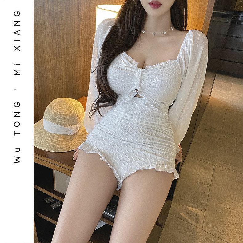 South Korea's new long sleeves slim fit swimsuit woman covered with slim fit and slim fit beach seaside white spa swimsuit