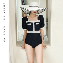Big card one-piece swimsuit woman stereo short sleeve cover with slim collection of belly and back beach seaside spa swimsuit black and white