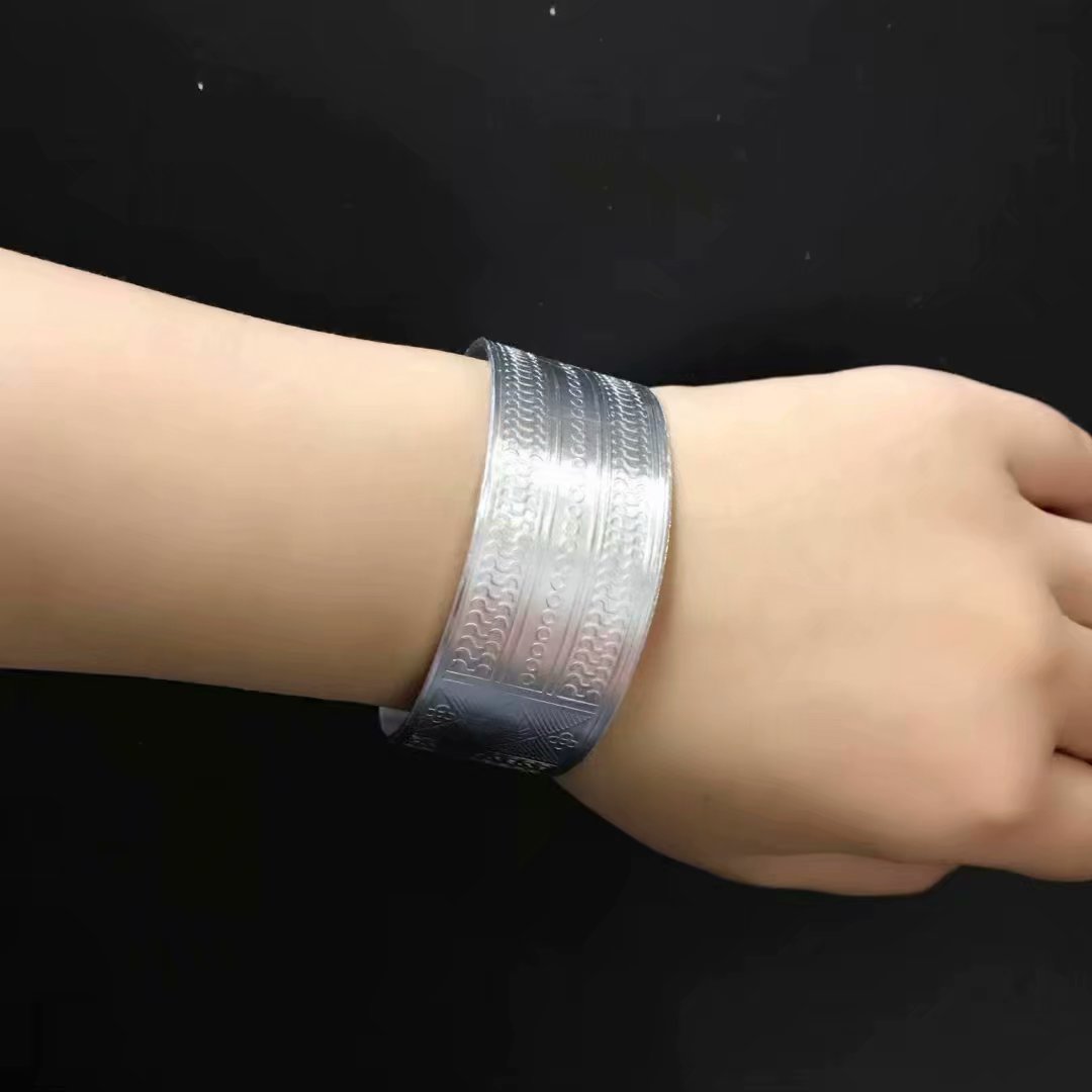 New ethnic minority silver jewelry bracelet Miao silver jewelry aluminum hat silver accessories stage clothing DIY jewelry